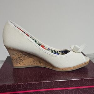Dexflex Comfort Cream Wedges with Bow